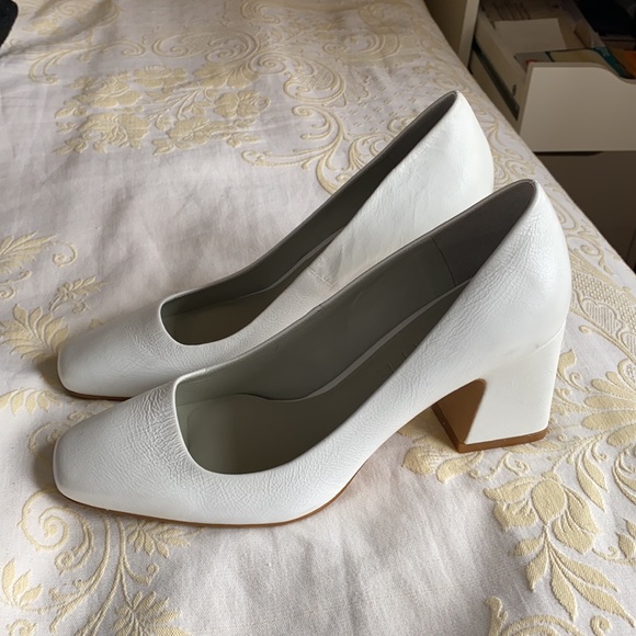 ⭐️SOLD⭐️Square Toe Block Heels - Picture 4 of 7